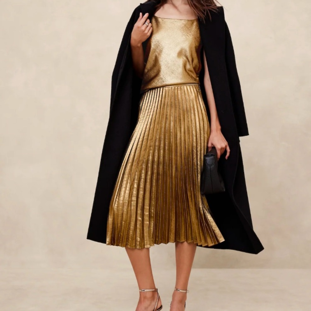 NWT Banana Republic Chic Gold Pleated Skirt
